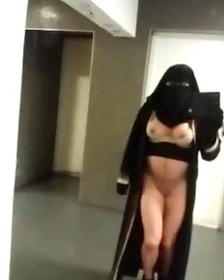 musulmane nue sous son niqab